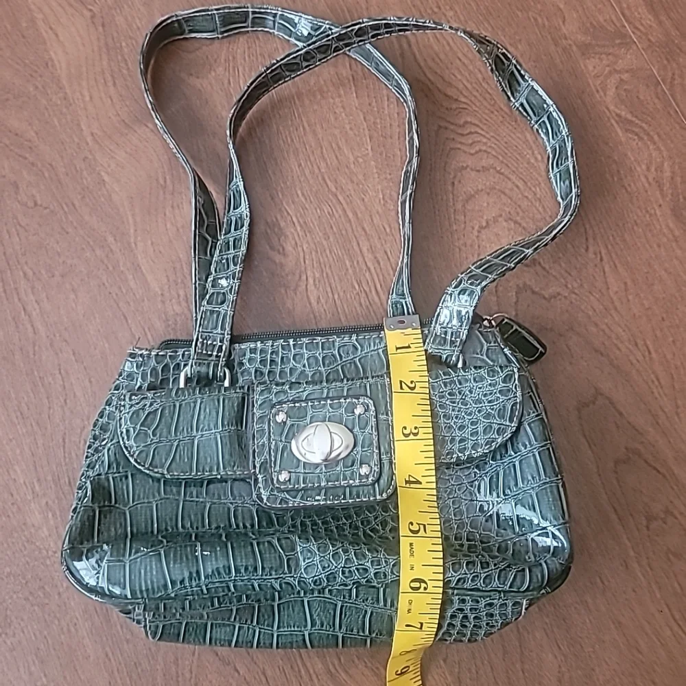 Elegant Green Crocodile-Embossed Women's Shoulder Bag Small Excellent Condition‎